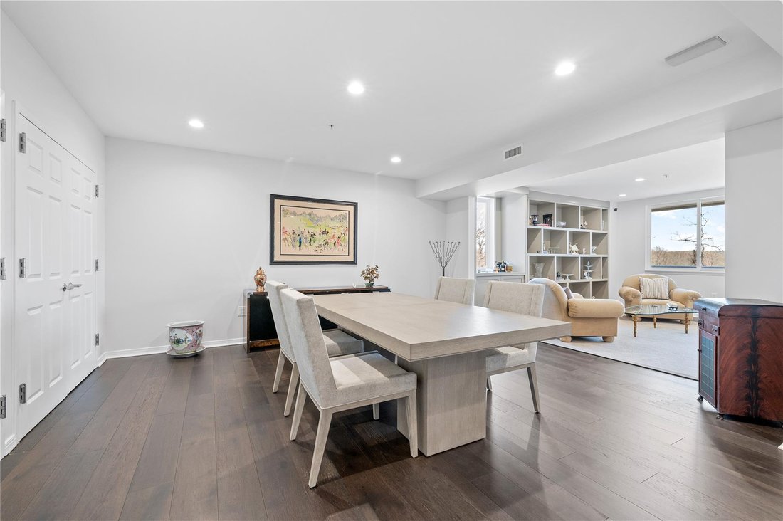 House in Port Washington, New York, United States 2 - 15522431