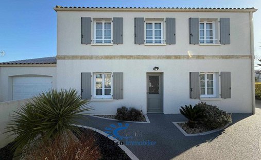 House in Saint Maurice-Fetilly, La Rochelle, France 1
