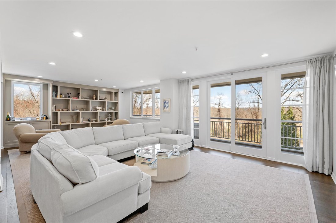 House in Port Washington, New York, United States 1 - 15522431