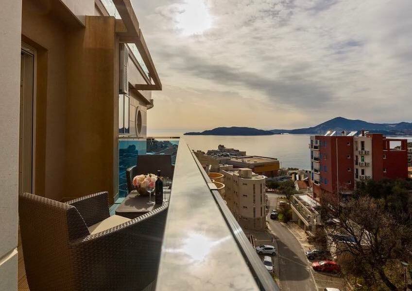 Apartment in Budva, Budva Municipality, Montenegro 1 - 15518474