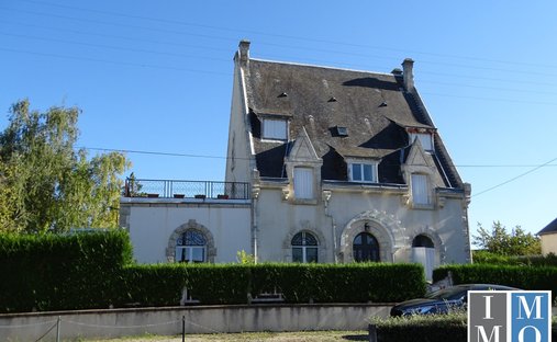 Castle for Sale in Saint-Florent-sur-Cher, Centre-Val de Loire, France - 3