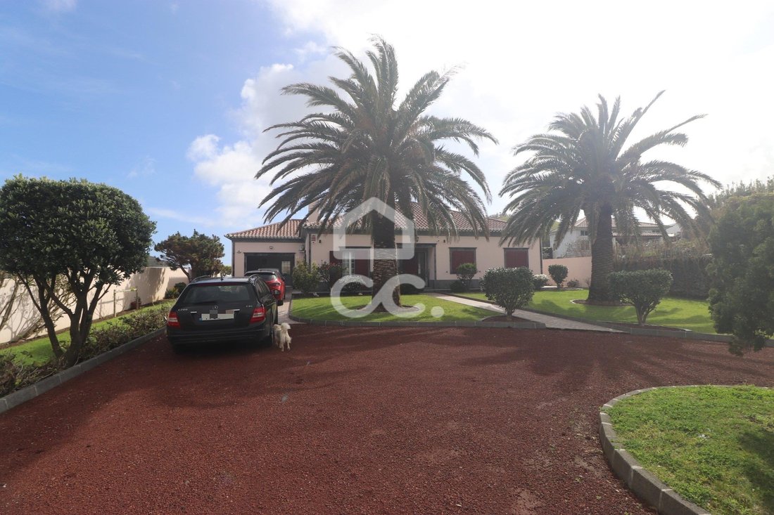 Villa in Ribeirinha, Azores, Portugal 1 - 15520451