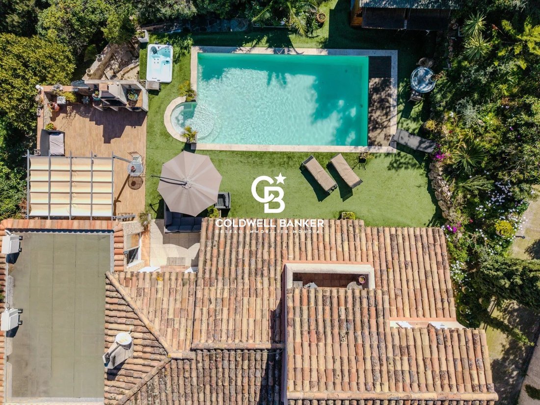 Villa in Nord, Cavalaire-sur-Mer, France 1 - 15519854