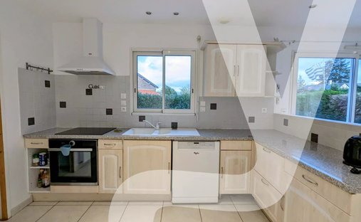 Castle for Sale in Treillières, Pays de la Loire, France