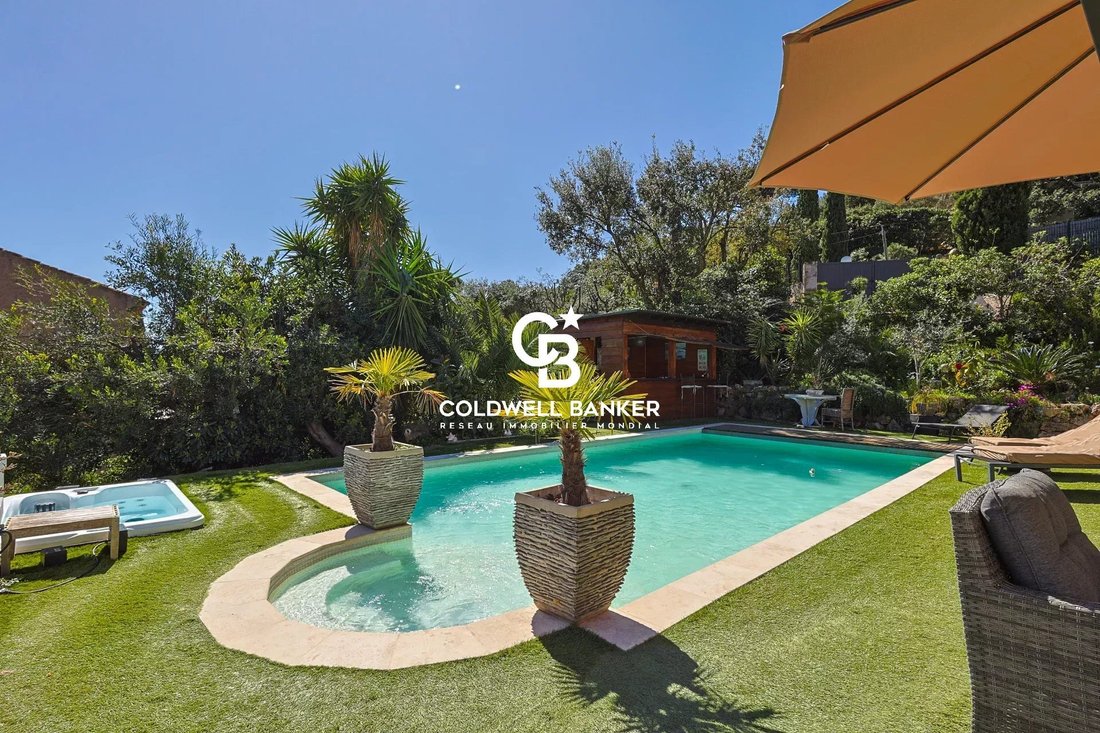 Villa in Nord, Cavalaire-sur-Mer, France 5 - 15519854