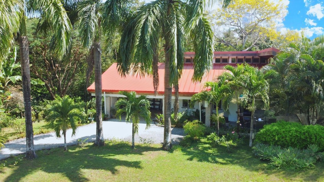 Villa in Las Delicias, Puntarenas Province, Costa Rica 1 - 15520571