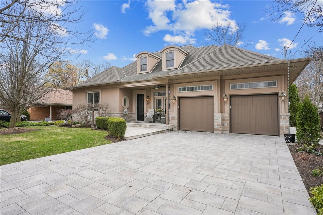 House in Burlington, Ontario, Canada 1 - 15524447