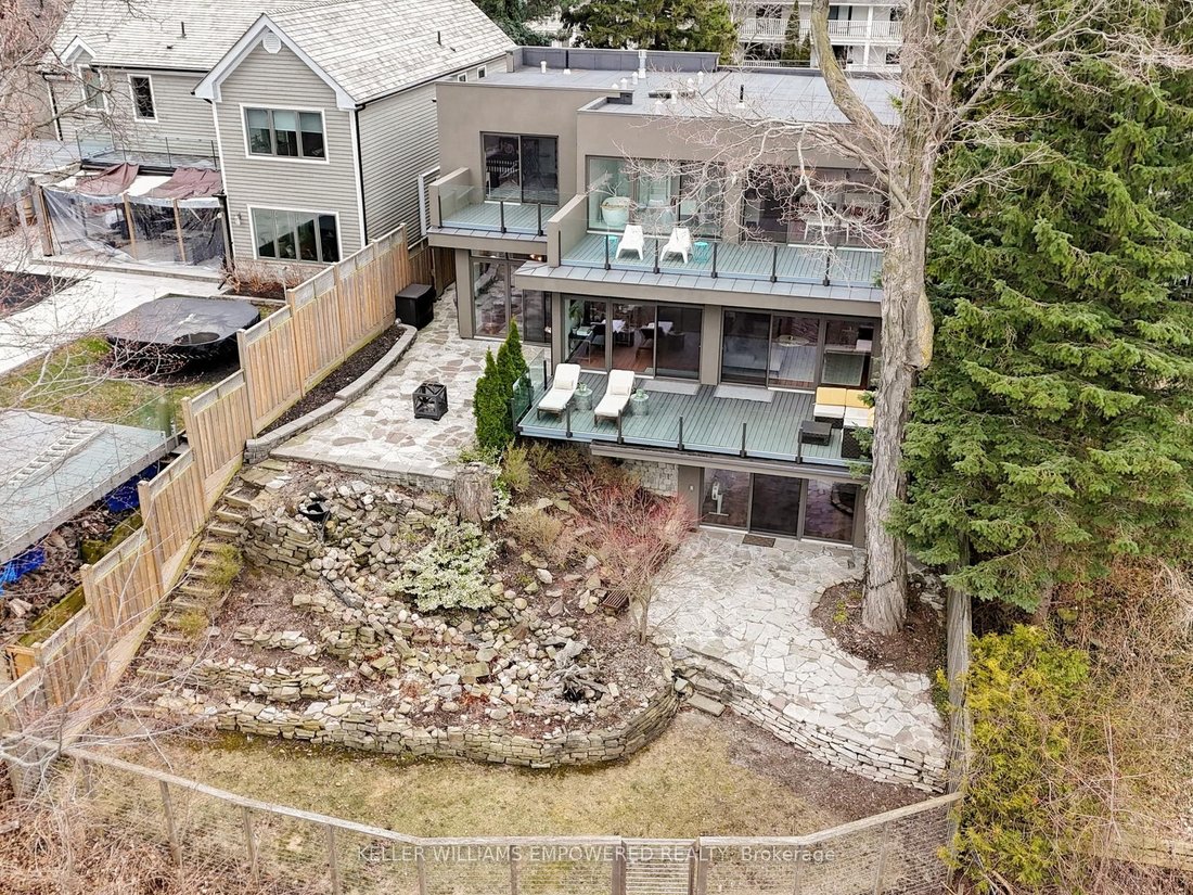 House in Toronto, Ontario, Canada 5 - 15522493