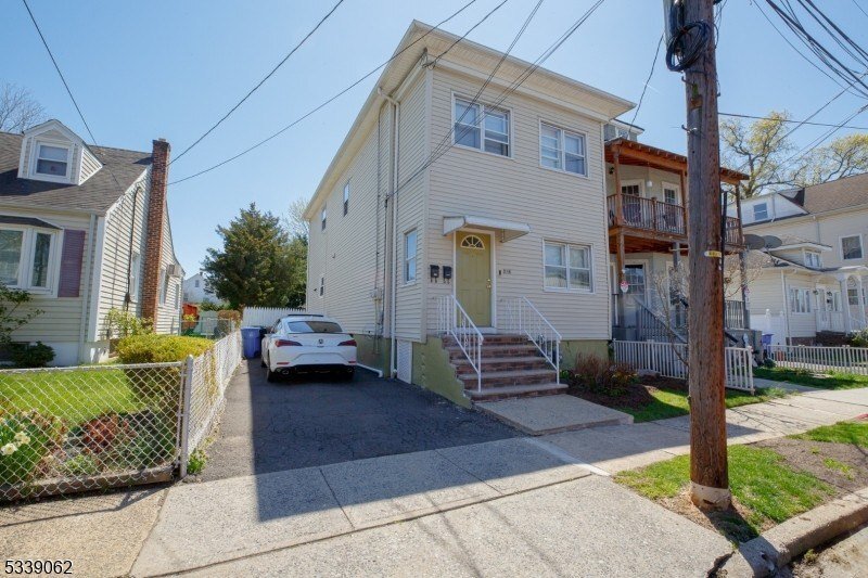 House in Linden, New Jersey, United States 2 - 15507590
