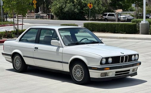 1991 BMW 3-Series 325i 2D Sedan in Upland, CA, United States 1