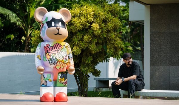 Lucky Paws Giant Bear Sculpture | Edition of 10 (15523990)