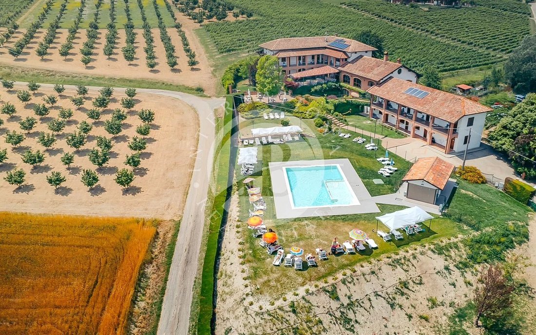Villa in Center, Asti, Piedmont 2 - 15523716