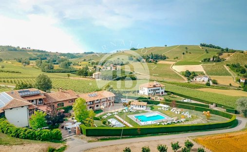 Villa in Center, Asti, Piedmont 1