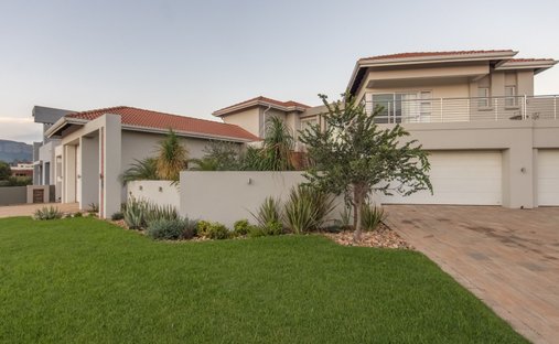 House in Hartbeespoort, North West, South Africa 1
