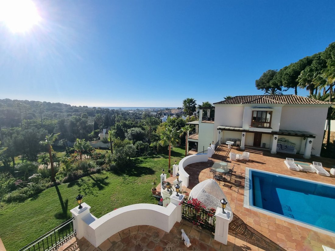 Villa in El Paraíso, Benahavis, Spain 1 - 15523404