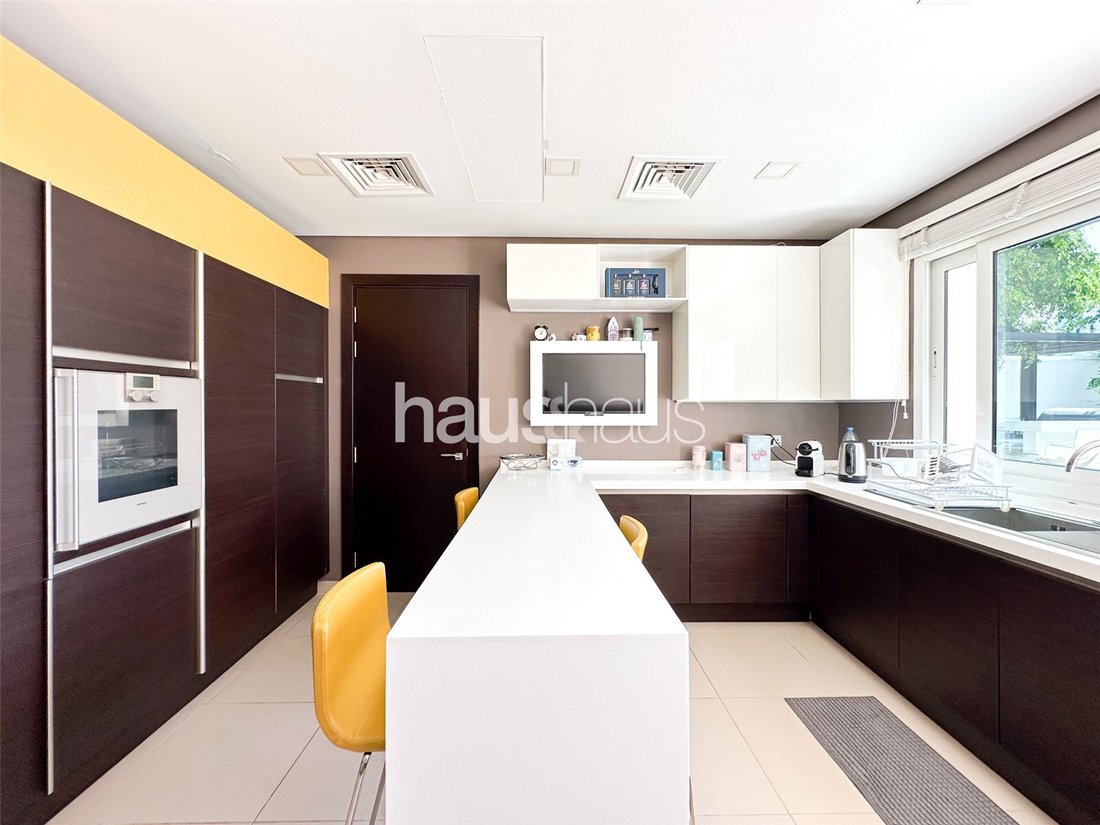 Villa in Dubai, Dubai, United Arab Emirates 2 - 15524664