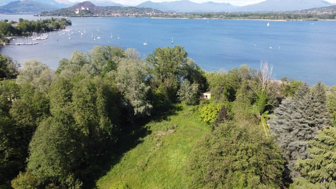 Terrain en Arona, Piémont, Italie 1 - 15525685