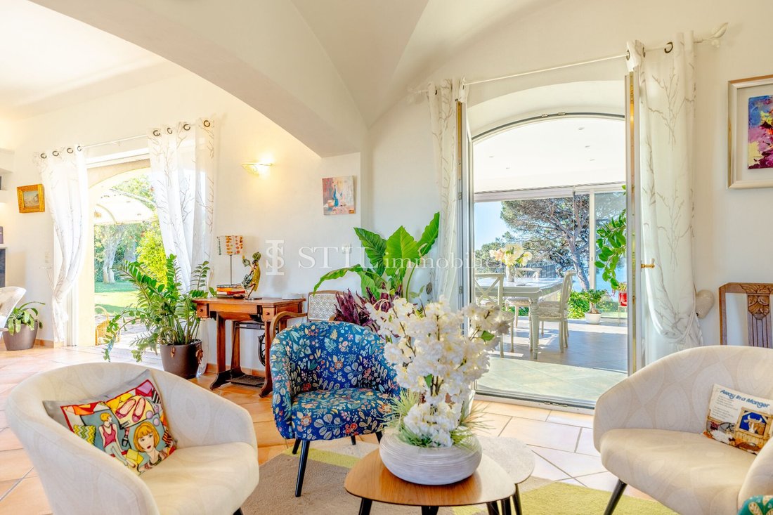Villa in Ville-Les Saquedes-Le Bouillonnet, Sainte-Maxime, France 4 - 15395210