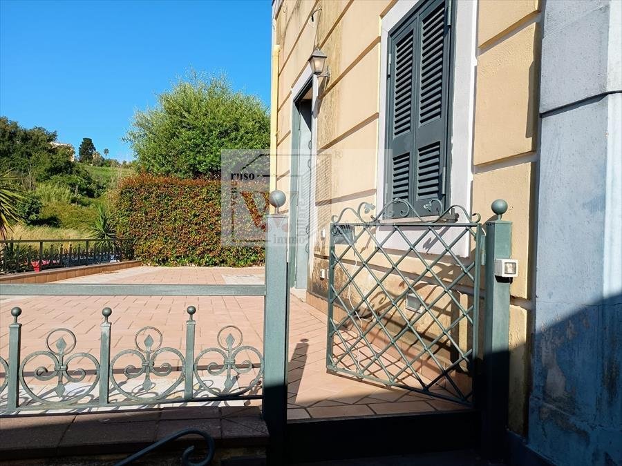House in Naples, Campania, Italy 2 - 15428653