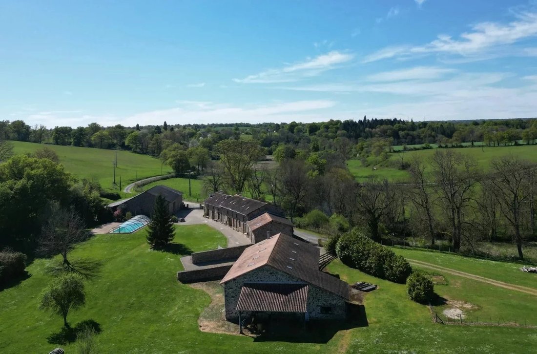 Farm Ranch in Bellac, Nouvelle-Aquitaine, France 2 - 15525355