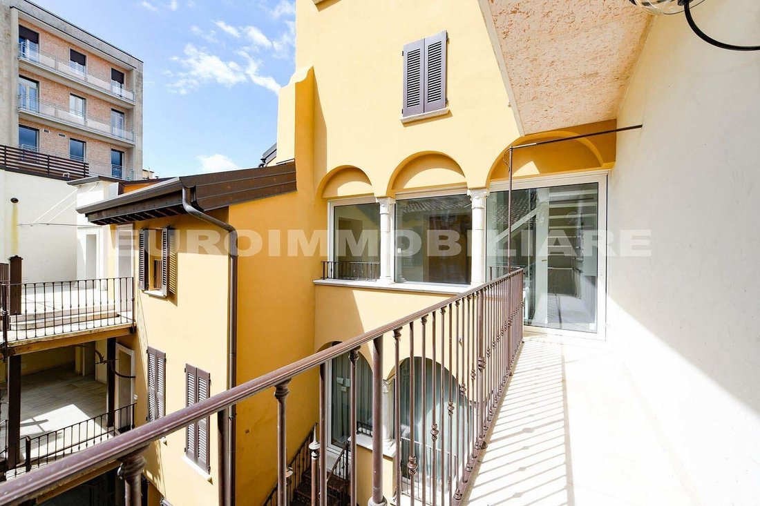 Apartment in Historic Center, Brescia, Lombardy 5 - 15359928