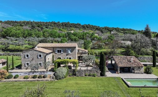 Maison à Gordes, Provence-Alpes-Côte d'Azur, France 1