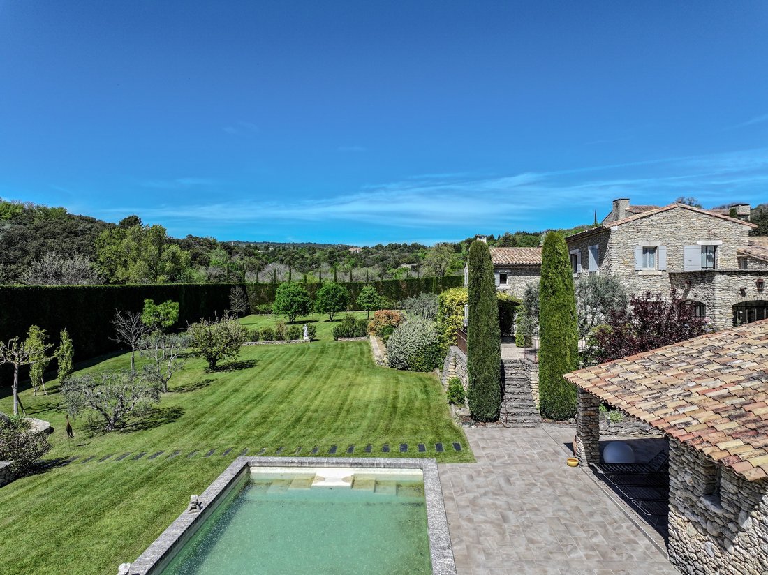 House in Gordes, Provence-Alpes-Côte d'Azur, France 2 - 15189740
