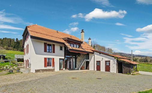 Farm Ranch in L'Isle, Vaud, Switzerland 1