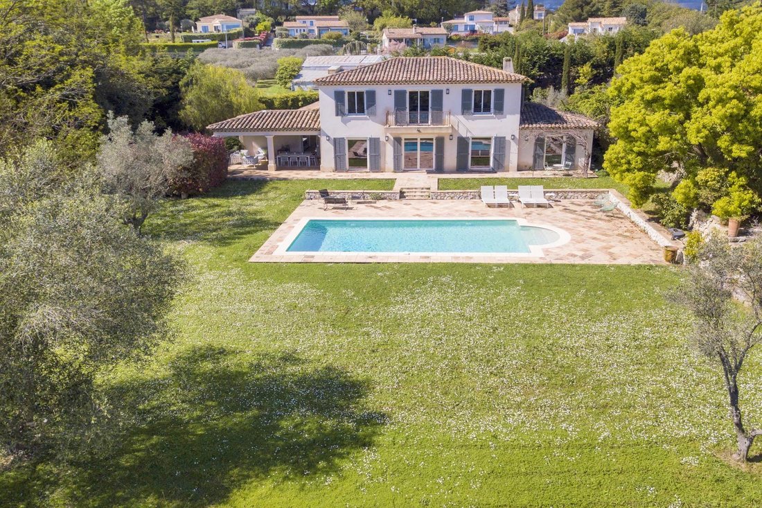 Villa in Valbonne, Provence-Alpes-Côte d'Azur, France 1 - 15524362