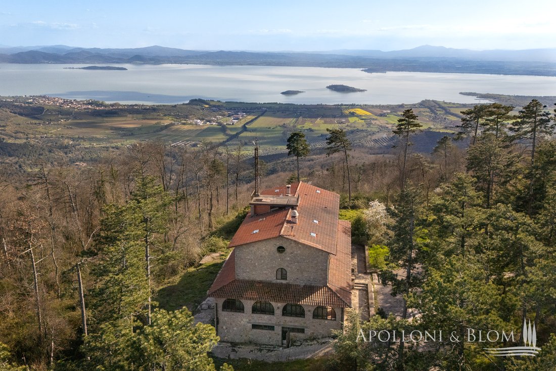 Villa à Passignano sul Trasimeno, Ombrie, Italie 1 - 15527357