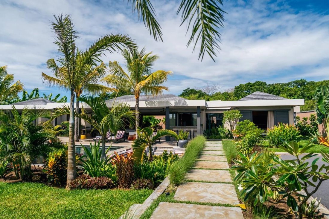 Villa in Grand Baie, Rivière du Rempart District, Mauritius 2 - 15528285