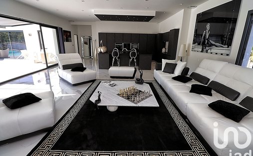 Castle for Sale in Saint-Laurent-des-Arbres, Occitanie, France