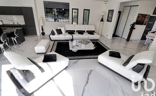 Castle for Sale in Saint-Laurent-des-Arbres, Occitanie, France