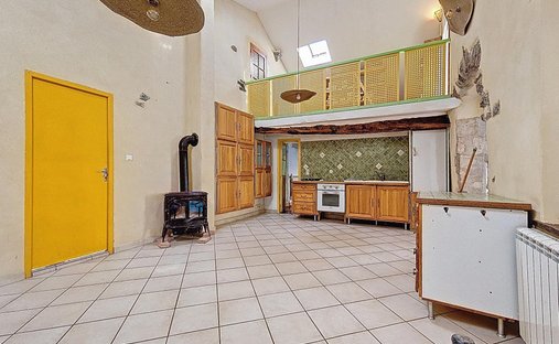 Castle for Sale in Lunas, Nouvelle-Aquitaine, France