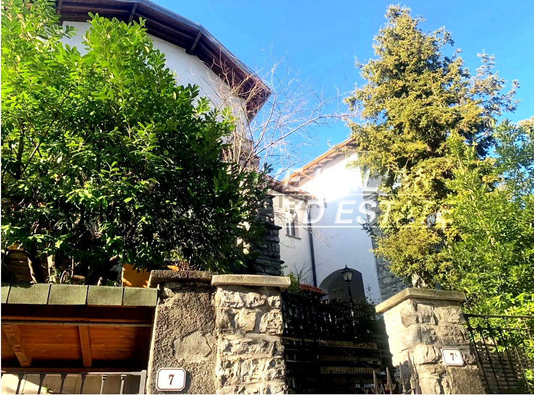 House in Lanzo d'Intelvi, Ramponio Verna, Lombardy 1 - 15529229