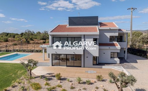 Villa in Quarteira, Algarve, Portugal 1