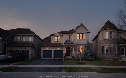 House in Oakville, Ontario, Canada 1