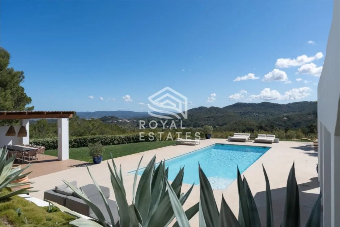 Villa in Sant Josep de sa Talaia, Balearic Islands, Spain 2 - 15426764