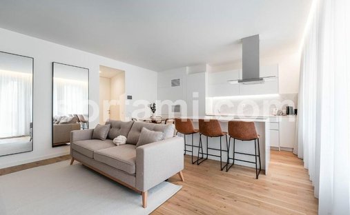 Apartment in Cedofeita, Santo Ildefonso, Se, Miragaia, Sao Nicolau e Vitoria, Porto District, Portugal 1
