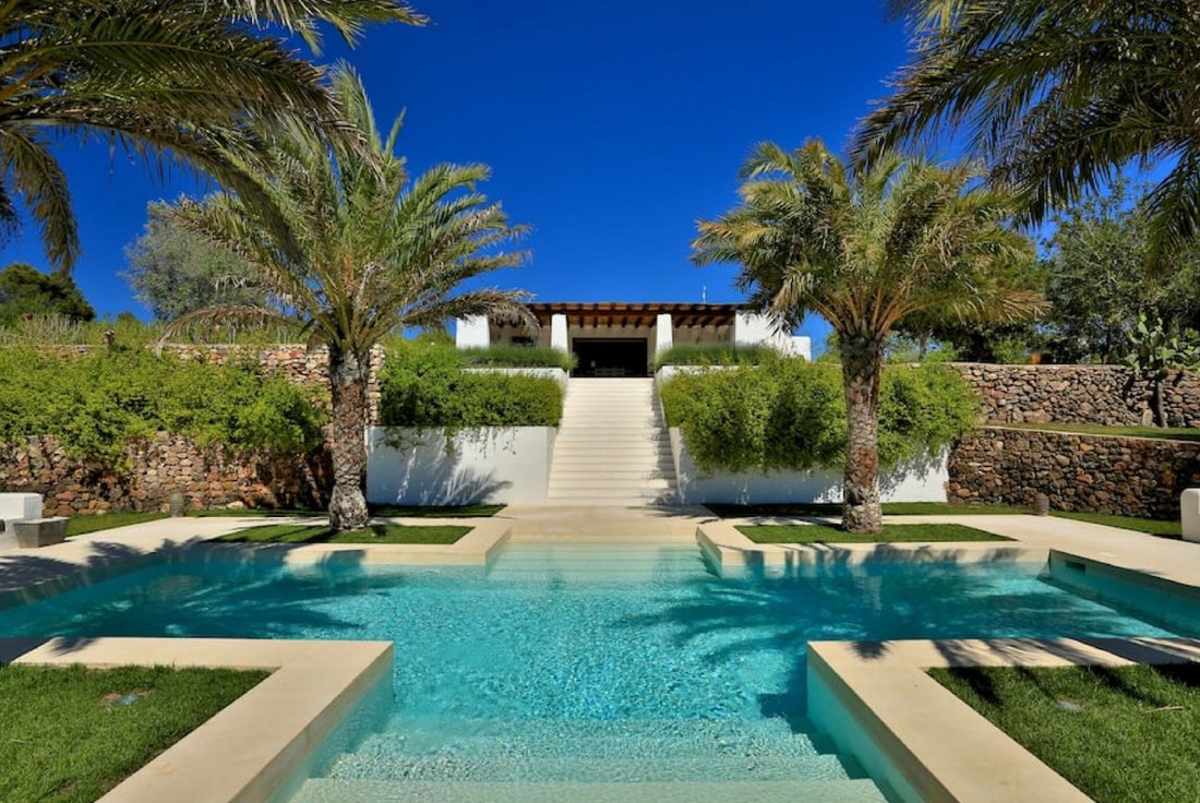 Villa in Santa Gertrudis de Fruitera, Santa Eularia des Riu, Balearic Islands 2 - 15529944