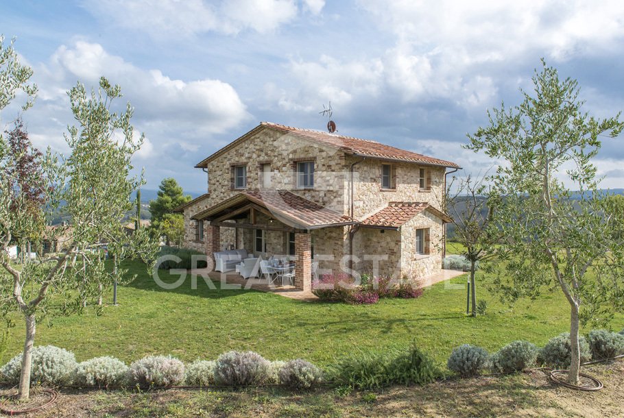 Estate in Fabro, Umbria, Italy 1 - 15531662