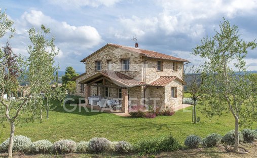 Estate in Fabro, Umbria, Italy 1
