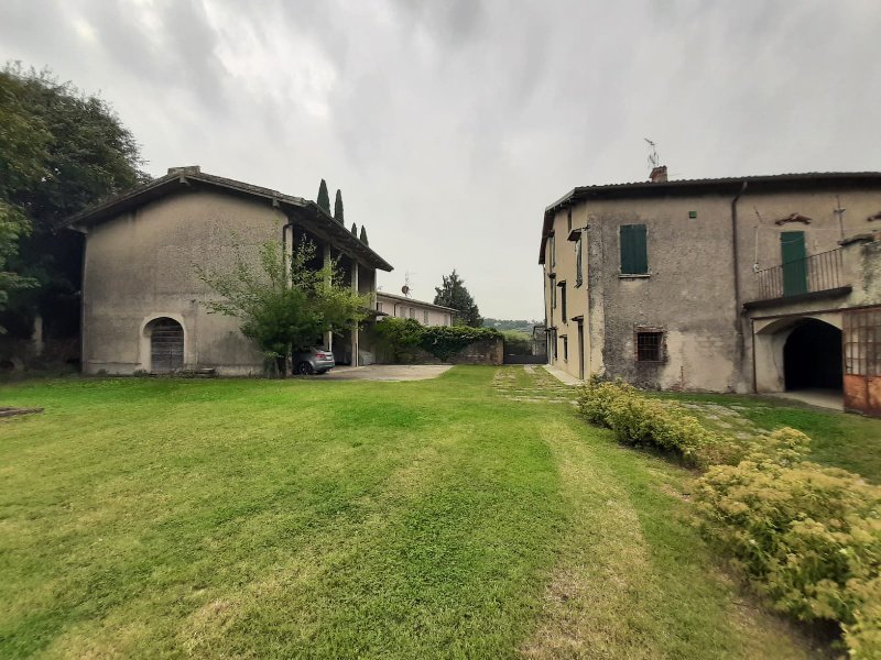 Villa in San Felice del Benaco, Lombardy, Italy 1 - 15531644