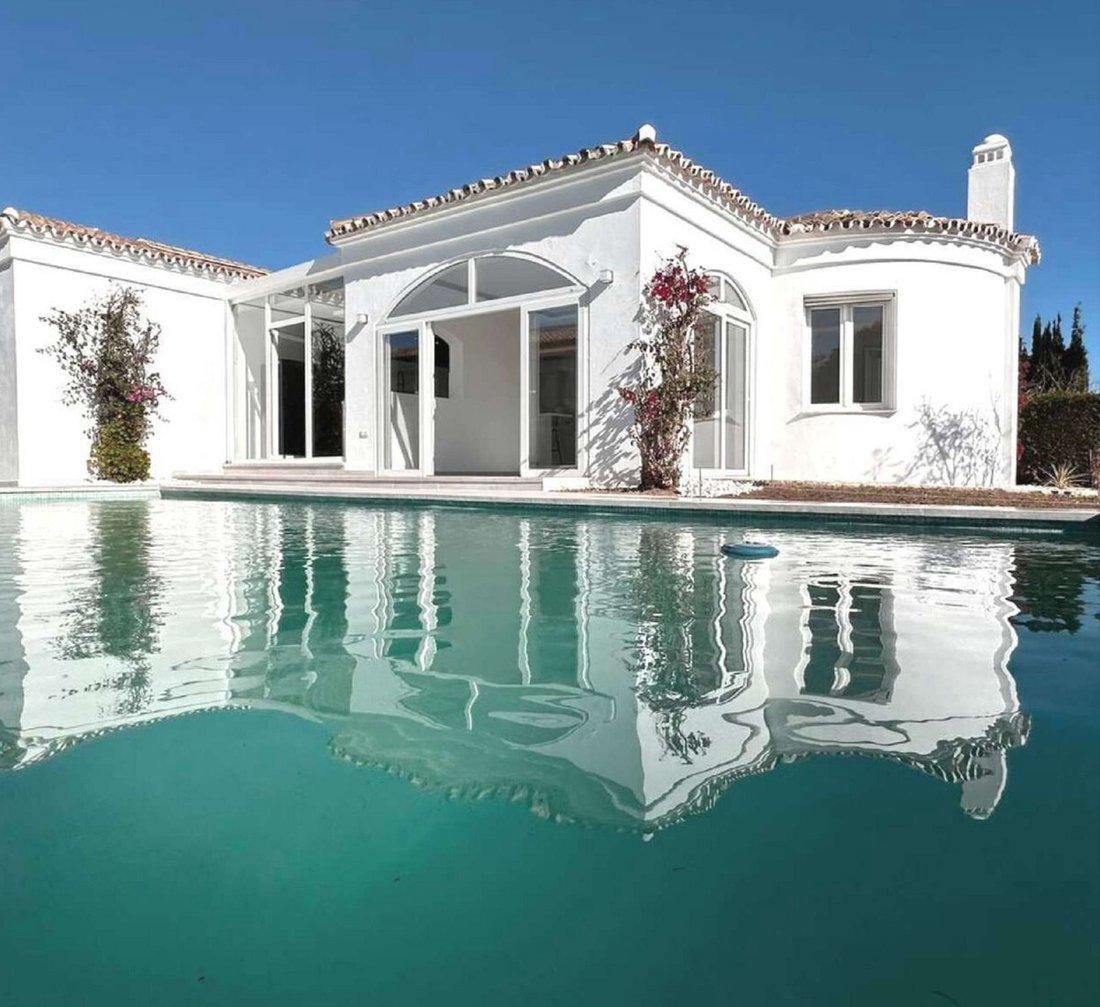 House in Puerto de la Duquesa, Andalusia, Spain 4 - 15530927