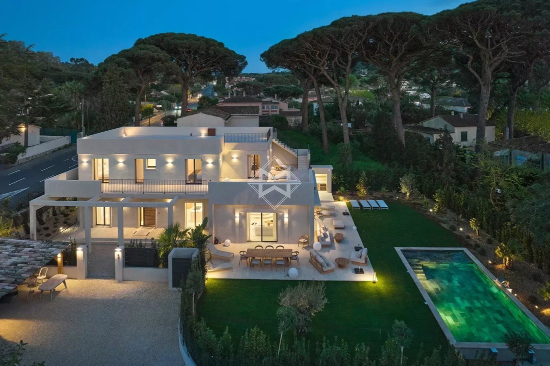 Villa in French Riviera, Provence-Alpes-Côte d'Azur, France 1 - 15530120