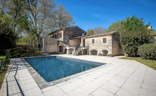 Estate in Ouest, Fuveau, France 1