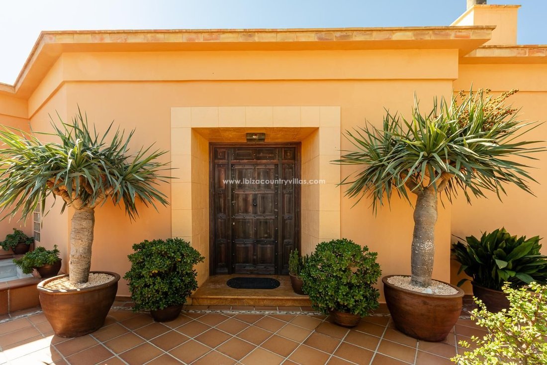 Villa in Roca Llisa, Santa Eularia des Riu, Balearic Islands 5 - 13983414