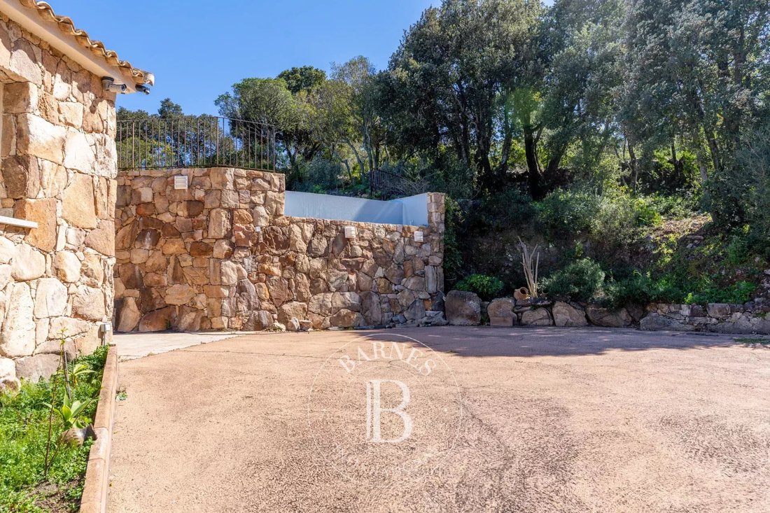 Villa in Porto-Vecchio, Corsica, France 4 - 15530694