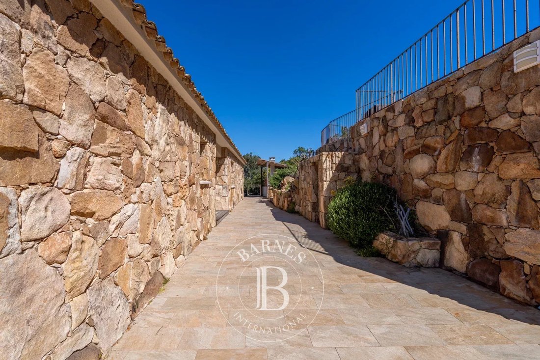 Villa in Porto-Vecchio, Corsica, France 3 - 15530694