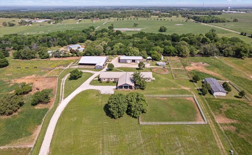Farm Ranch in Pilot Point, Texas, United States 1